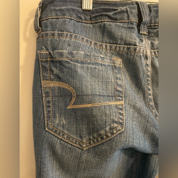 American Eagle Distressed Favorite Boyfriend Jean Medium Wash Size 6 - Picture 13 of 16